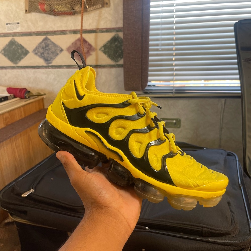 Nike vapor max plus “bumblebee”